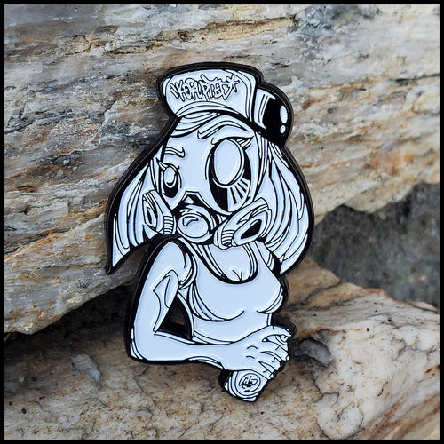 Aila One - Paint Chick Pin - Black & White